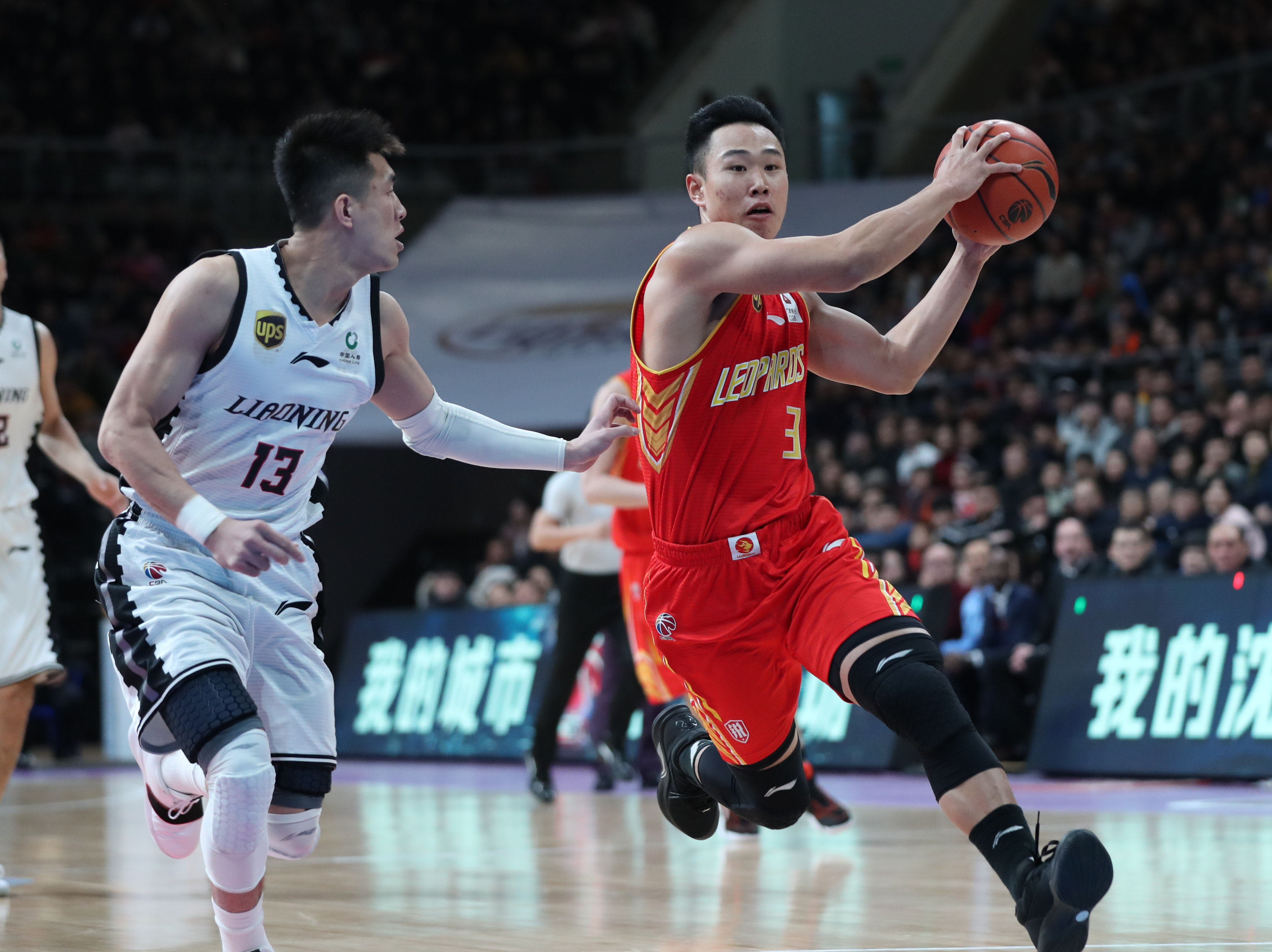 现代足球运 现代足球运